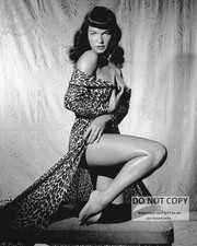 BETTIE PAGE MODEL UND