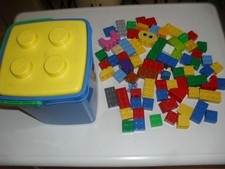 Lego Duplo Eimer blau mit gelbem Deckel mit Griff - mit Inhalt siehe Fotos