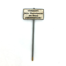 Gealtertes Eisenbahn Schild "Gleise" Betonoptik Messing 1:32 Spur 1 Spur G LGB