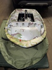 Baitboat für Karpfenangeln mit Echolot – alle Batterien neu!