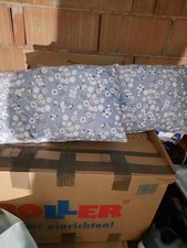 2 Schöne Weisse Blumen Deko Kissen  Neuwertig