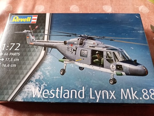 Ein revell helicopter westland - helicopter,