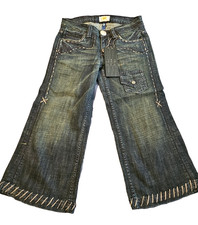 ANTIK Blackout Denim Capri