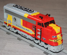 LEGO; Eisenbahn -  Große Diesellok Santa Fe ähnlich 10020