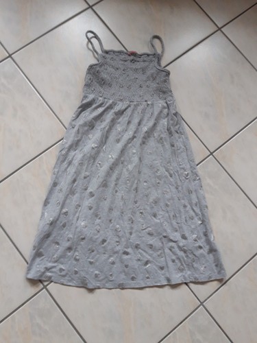Hellgraues sommerkleid mit - hellgraues,