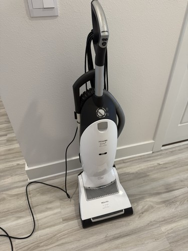Miele cat dog upright - dog, vacuum