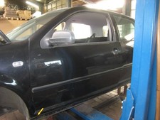 TÜR Vorne Links (2/3-Türer) VW Golf 1.4 1 J Farbe schwarz-met. LC9Z Limousine