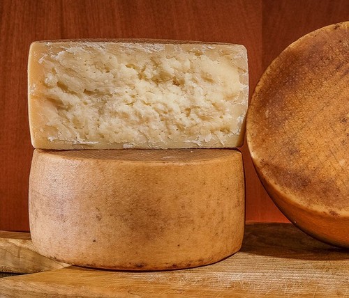 Käse pecorino gealtert - käse,
