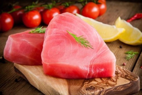 Rohes thunfischfilet mit - rohes,
