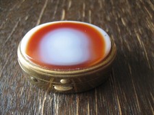 reizendes Pillendöschen