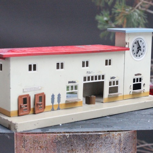 Alter blech bahnhof mit - mit, licht