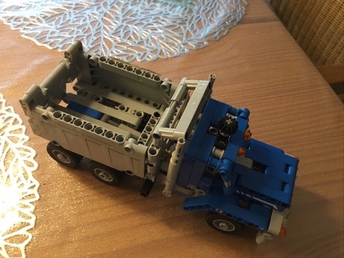 Lego technic aus - aus, 42023