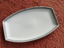 Hübscher  großer Teller