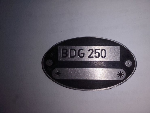 Schild triumph twn bdg - ,