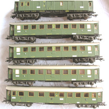 Märklin-DC: Eilzug-Set `Hechte´ DR: 14 917, 14 944 (3x), 107766 München, s. g.;