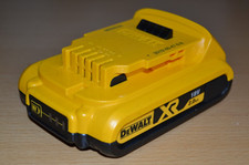 Original DeWALT DCB183 Li-Ion Akku XR 18V 2,0 Ah 36 Wh Neuwertig