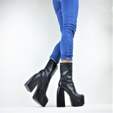 SCHICKE BLOCKABSATZ PLATEAU