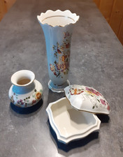 Handbemaltes Porzellan aus