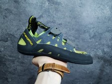 La Sportiva Tarantula Climbing