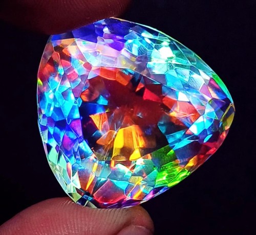 Mystic rainbow topas trillion - topas,