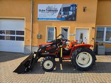 Kleintraktor Hinomoto E 2304 mit Frontlader Allrad  23 PS  3 Zylinder