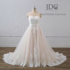 Zweifarbiges Brautkleid