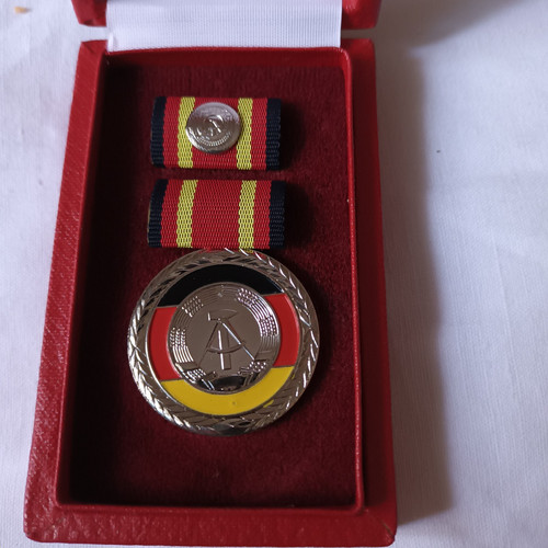 Ddr medaille verdienstmedaille - ddr,