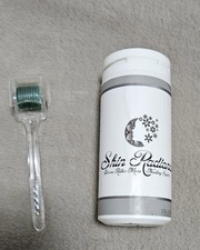 Skin Radiance Derma Roller (Microneedling-System) mit Aufbewahrungsbox.