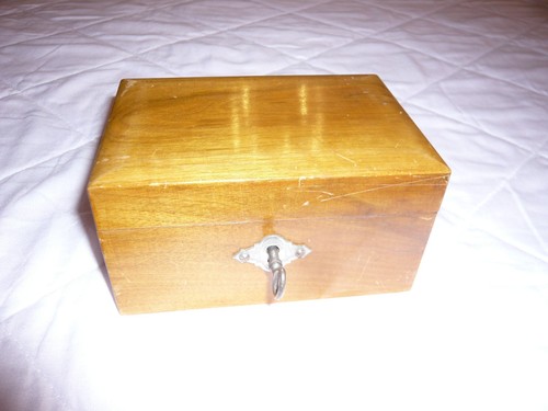 Alte kleine holz schatulle mit - alte,