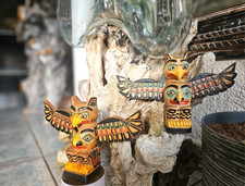 Totempfahl Deko Totem pole Handmade 2 Totempfähle Set Höhe 16 cm Totempoles