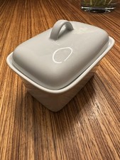 Kleine Terrine Aus Porzellan