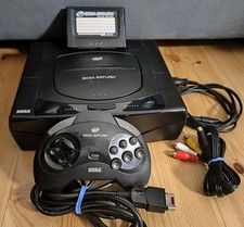 Sega Saturn PAL Schwarz mit Kabeln + Controller und Memory Backup Cartridge  ⚡