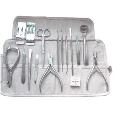 Profi Fußpflege Instrumente    34 teiligs Set im Etui
