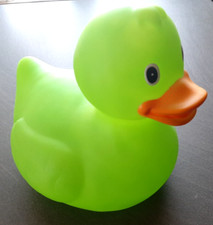 XXL Badeente in grün Plastikente Ente ca. 24 cm hoch Gummiente