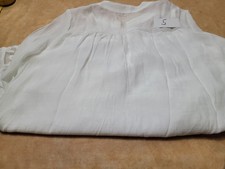 Blusen weiß und bedruckt