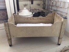 Altes Puppenbett Holz