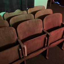 Kinostühle, Klappstühle, Vier Reihen Zu Je Vier Stühlen