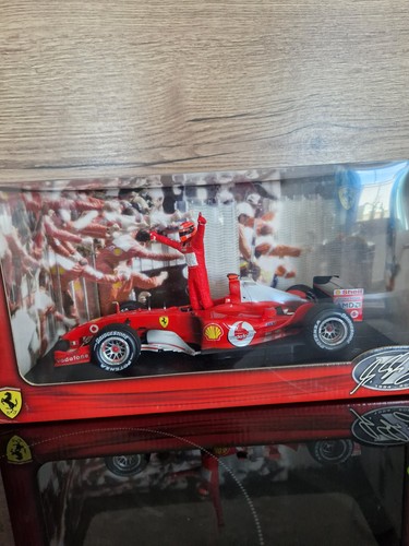 Hot wheels ferrari f2004 - wheels, 1:18