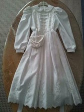 Weißes Kommunionskleid mit Zubehör