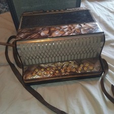 Vintage Hohner Knopfakkordeon