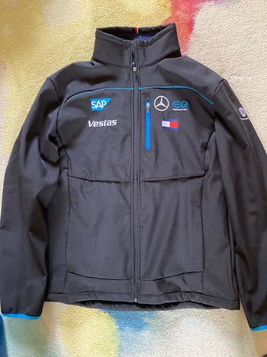 Mercedes benz formula e - eq,