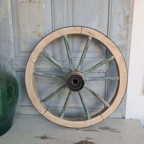 B2202 massives altes wagenrad - b2202,