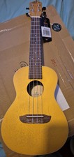 Ortega Gitarre Ukelele, Earth