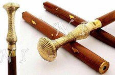 Langes Design Goldener Griff