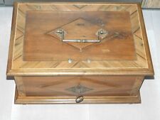 Dekorative Schatulle Truhe Nussbaum ! mit Bandintarsien ! wohl Barock