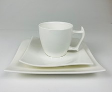 Tasse Untertasse und Teller
