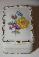 Rechteckige Prozellandose von Gräfentahl, Bunte Blumen und Goldrand,