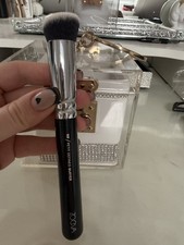 Zoeva 117 Petite Defined