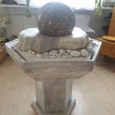 Steinbrunnen aus marmor mit - aus,