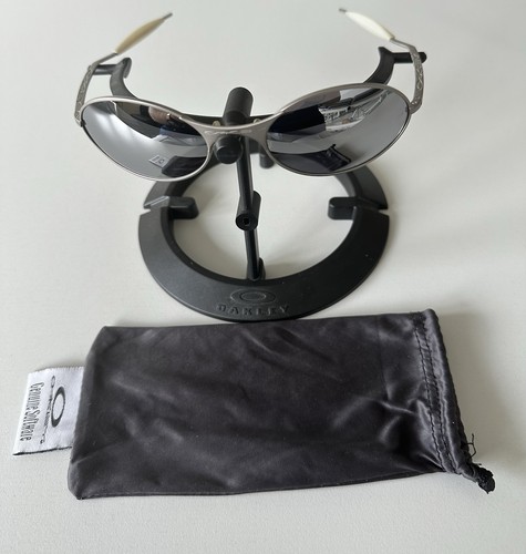Oakley wire titanium - oakley,